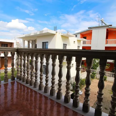 Holiday Vellezerit Ramaj فندق Velipojë