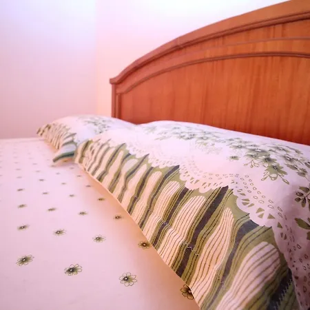 فندق Holiday Vellezerit Ramaj Velipojë