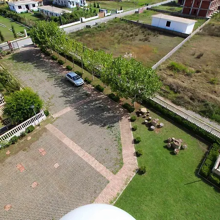 Holiday Vellezerit Ramaj * Velipojë