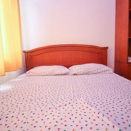 فندق Holiday Vellezerit Ramaj