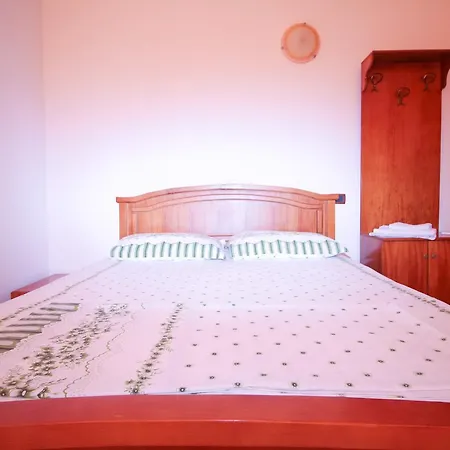فندق Holiday Vellezerit Ramaj Velipojë