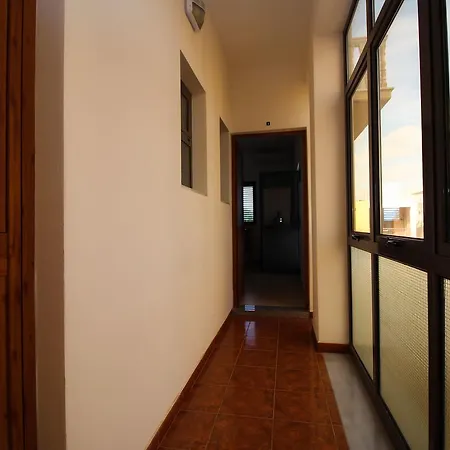 Holiday Vellezerit Ramaj Hotel